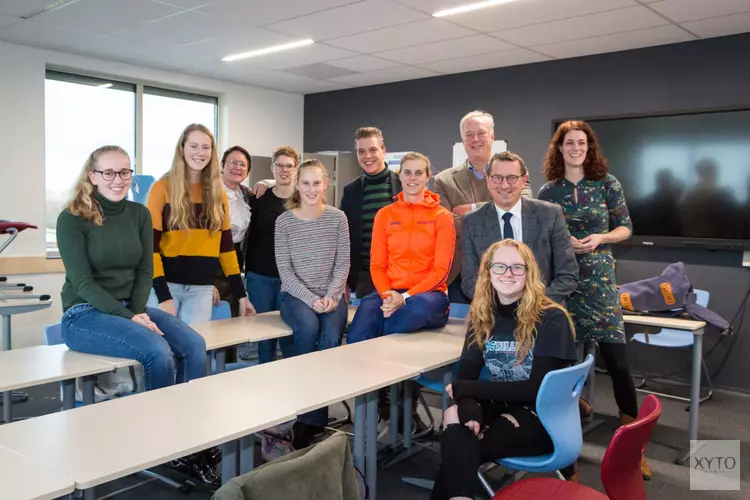 Wethouder Maarten Offinga bezoekt winnaars Waste Battle