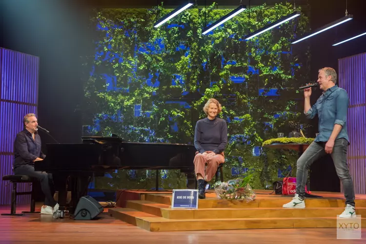 Veldhuis & Kemper verrassen 500 duizendste bezoeker Theater Sneek