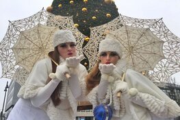 Een warm welkom voor de Kerstman met de allereerste Kerstparade tijdens XMAS SNEEK