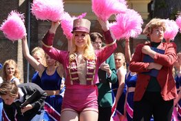Honderden artiesten uit de regio stralen bij jubileumeditie Út Sneek