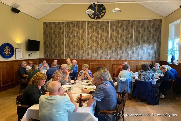 Diner verenigt inwoners dorpen De Lege Geaën