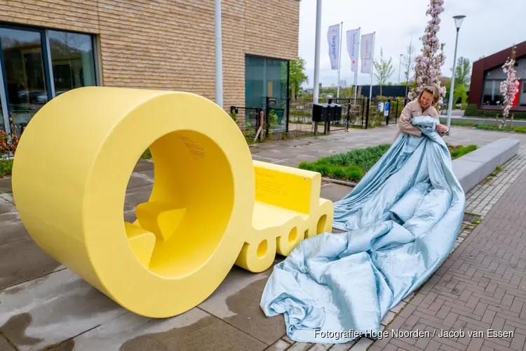 Workum heeft uniek “Literêr Bernebankje”