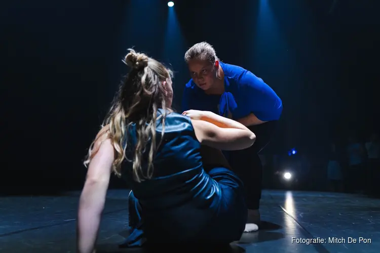 Danseres Inge uit Stiens deelt haar persoonlijke reis in nieuwe dansvoorstelling Momentum