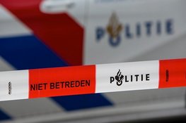 Grondstoffen en goederen voor productie drugs aangetroffen in berging in Sneek