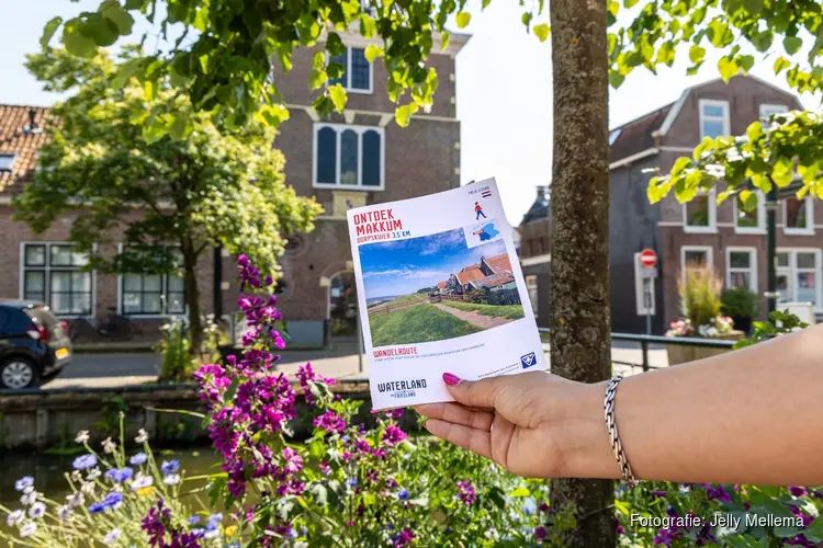 De Holle Poarte verrast gasten met dorpskuiers van VVV Waterland van Friesland