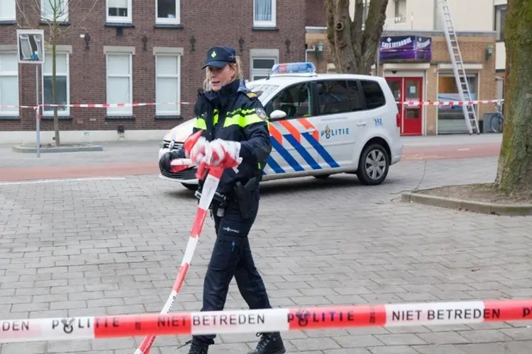 Paard en ruiter belanden in sloot. Ruiter raakt gewond na reddingsactie