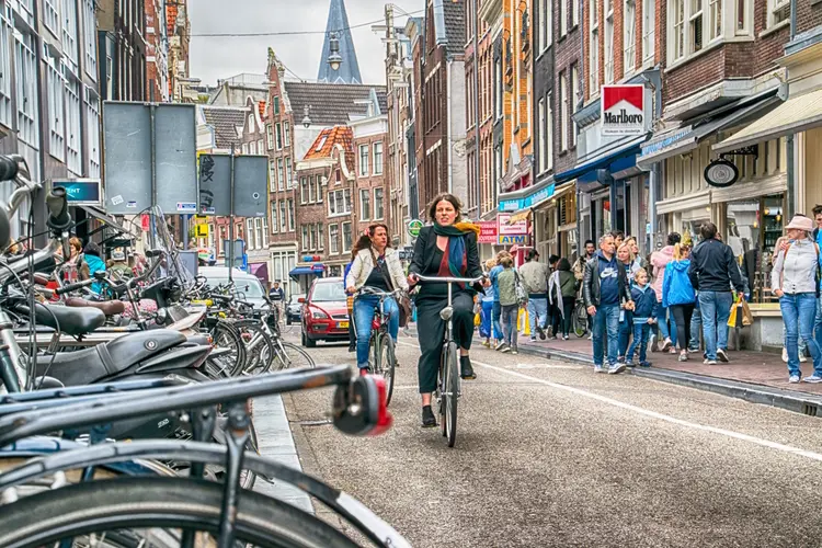 Scholen zijn begonnen: 13,5% meer fietsongevallen in Friesland